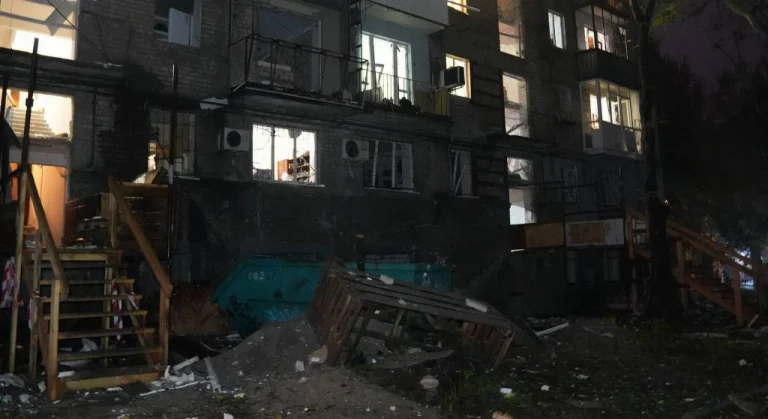 Вибухи в Запоріжжі 17 жовтня: пошкоджені багатоповерхівки, серед постраждалих итина